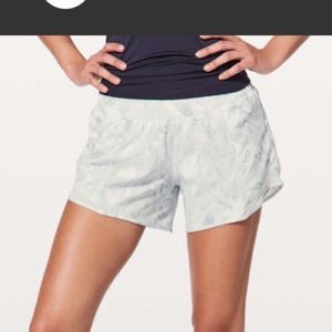 Lululemon Hottie Hot Shorts ll •Long•